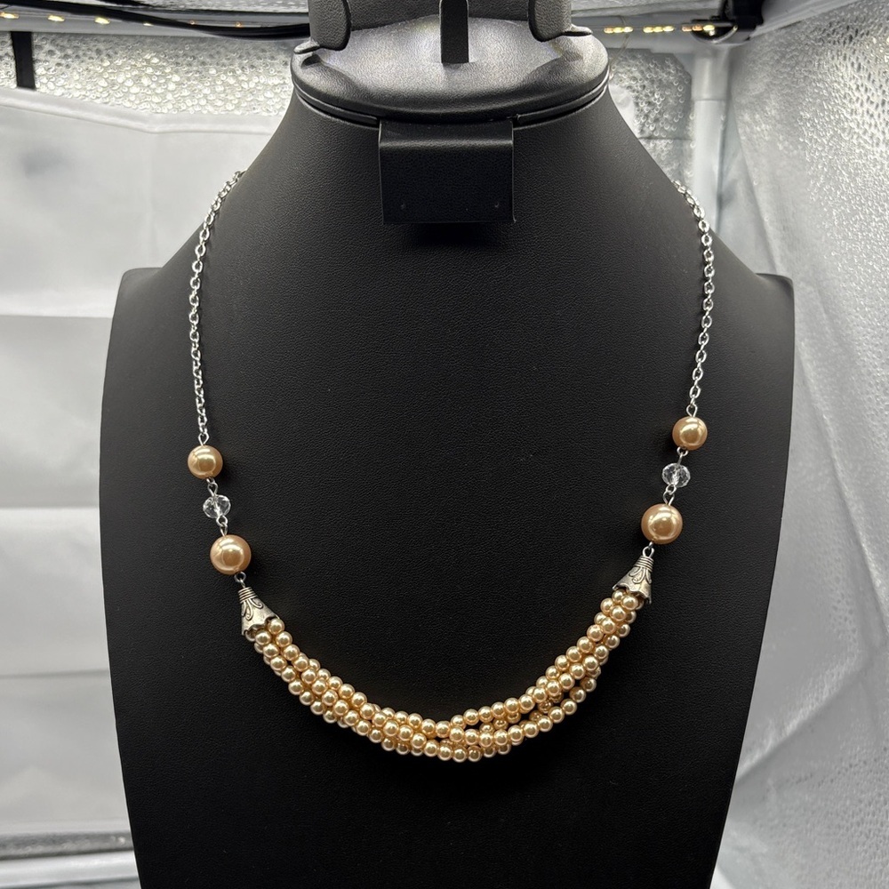 Elegant Pearl Necklace with Silver Chain